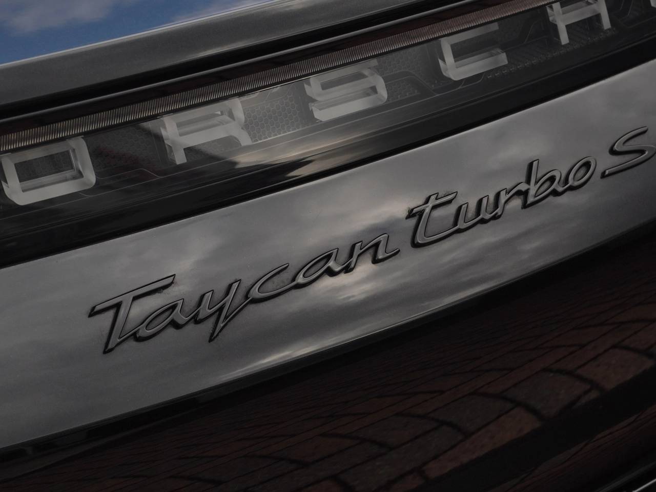 Taycan TURBO S 93KWH (15) image 36