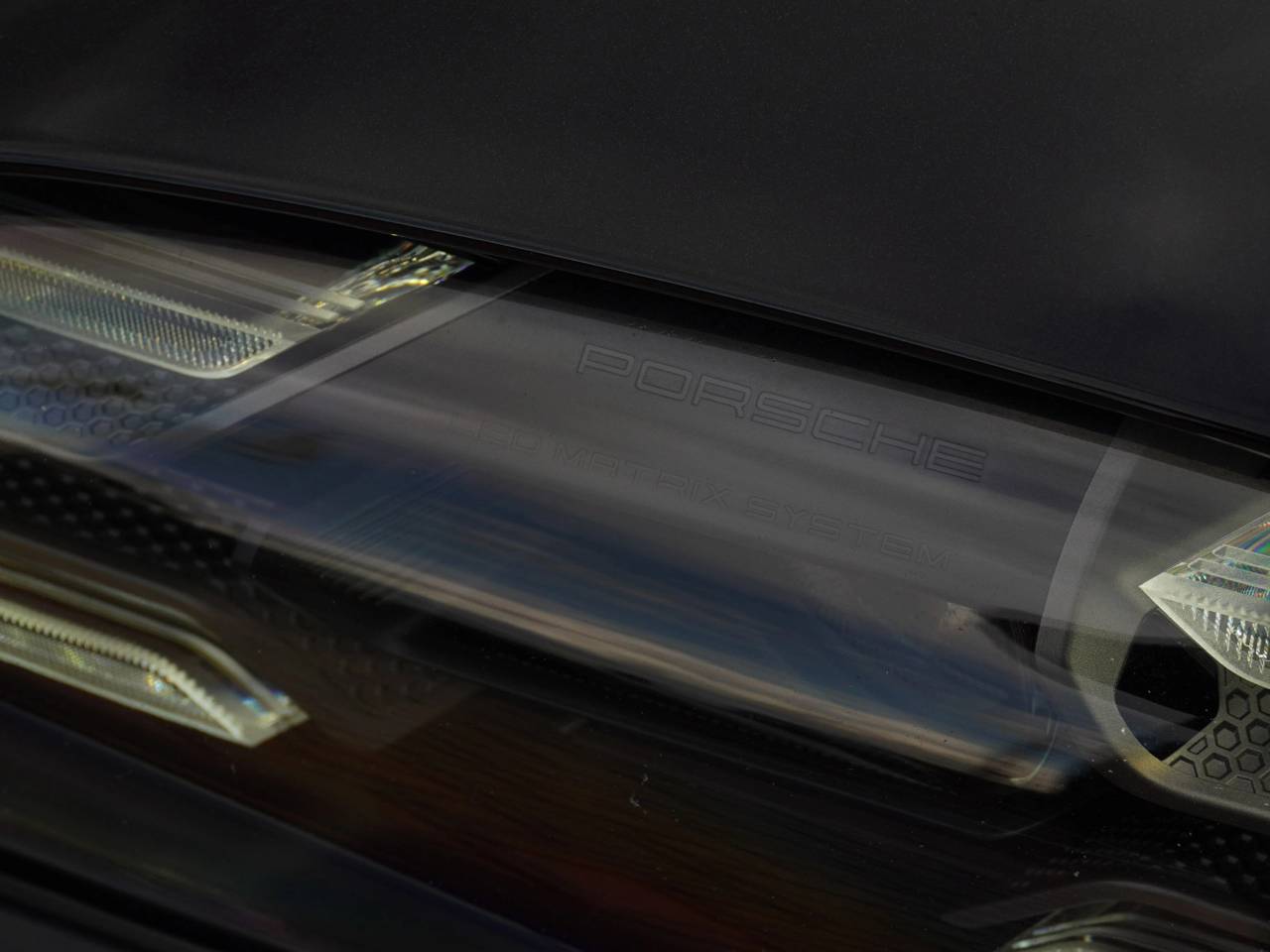 Taycan TURBO S 93KWH (15) image 12