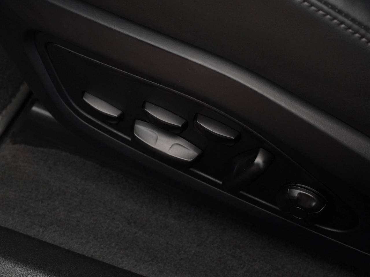 Taycan TURBO S 93KWH (15) image 32