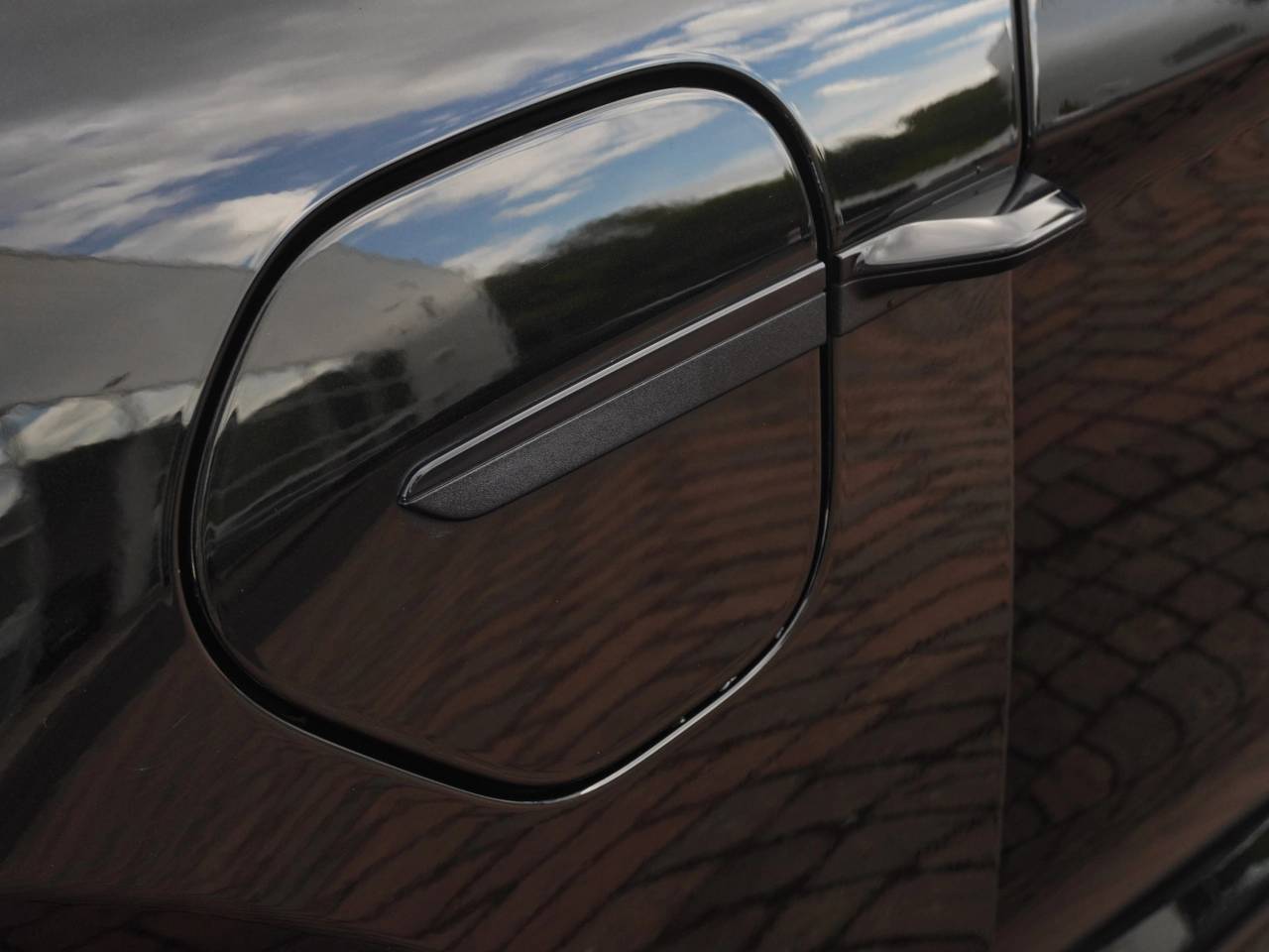 Taycan TURBO S 93KWH (15) image 13