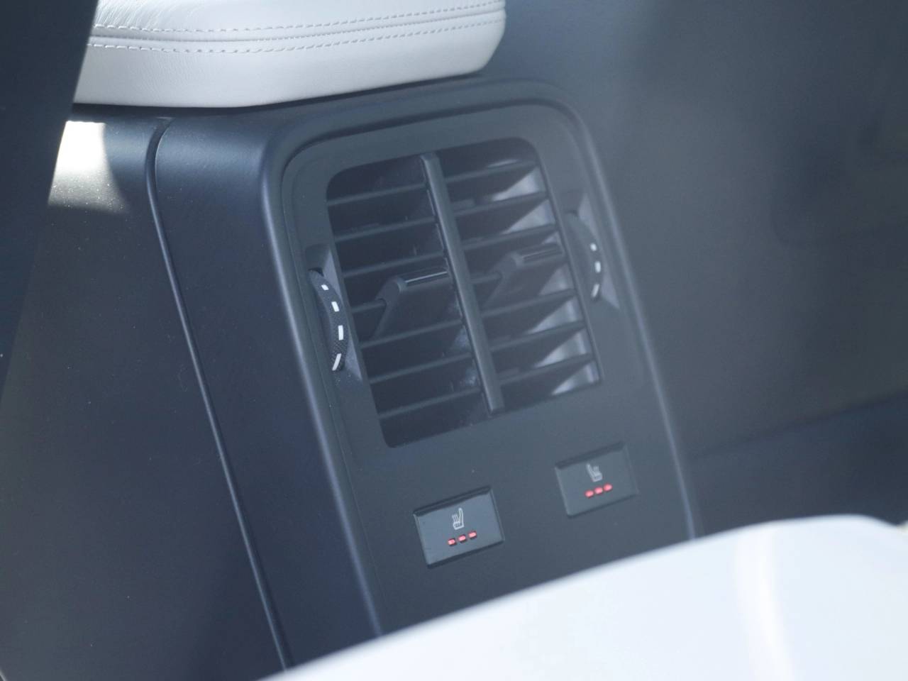 Taycan TURBO 93KWH (22) image 30