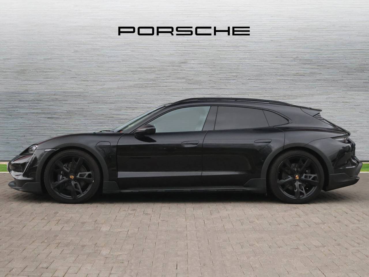 Taycan 4 CROSS TURISMO (6) image 02