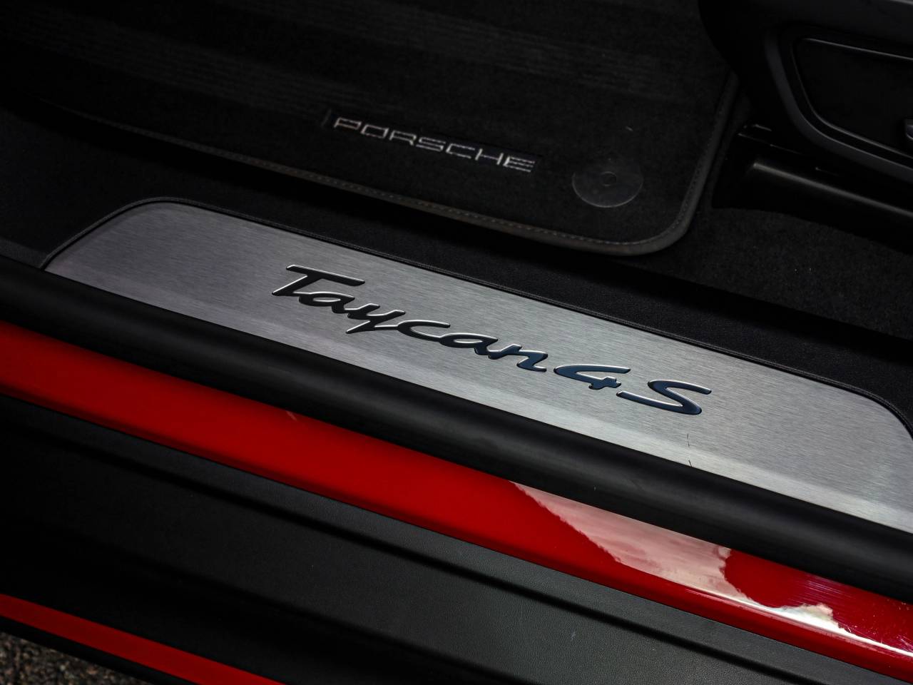 Taycan 4S (93KWH) (11) image 35