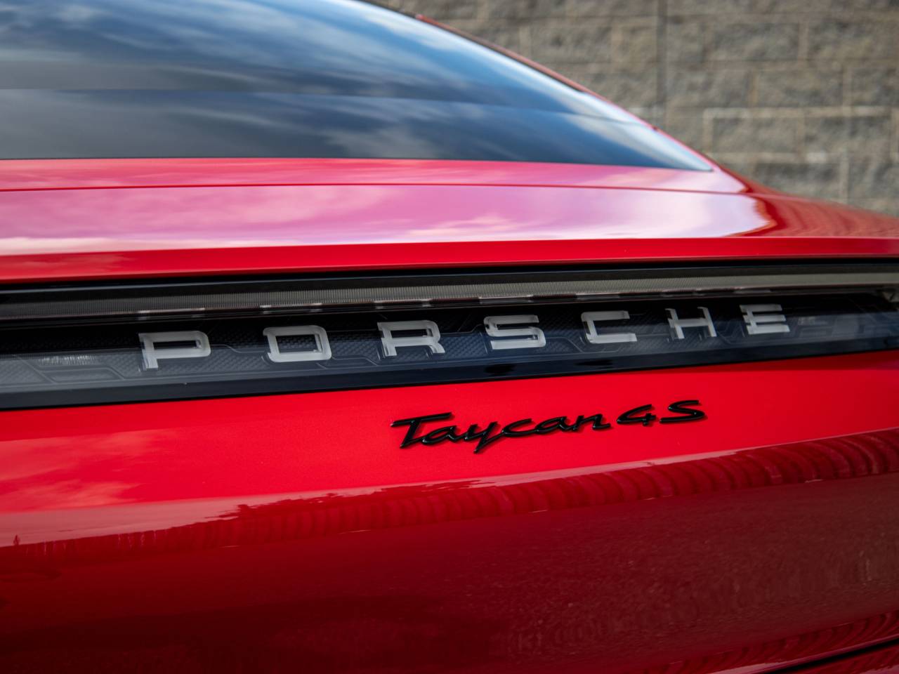 Taycan 4S (93KWH) (11) image 12