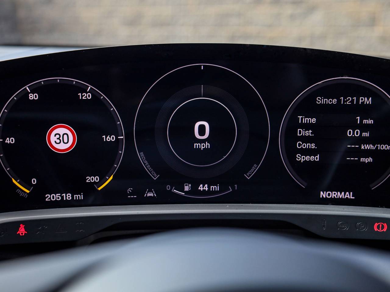 Taycan 4S (93KWH) (11) image 23