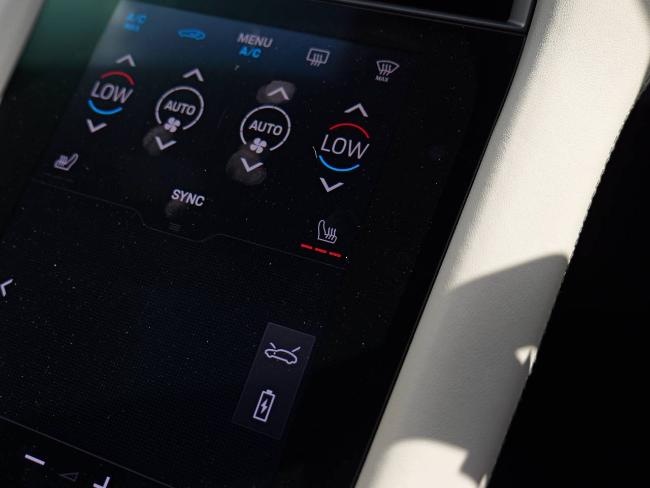 Taycan TURBO S 93KWH (19) image 28