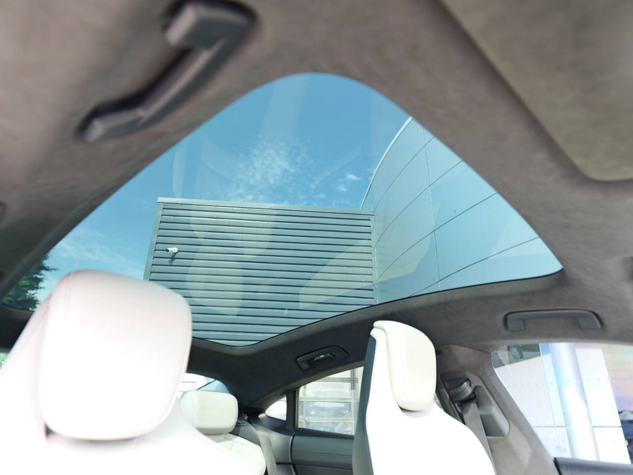 Taycan TURBO S 93KWH (19) image 39