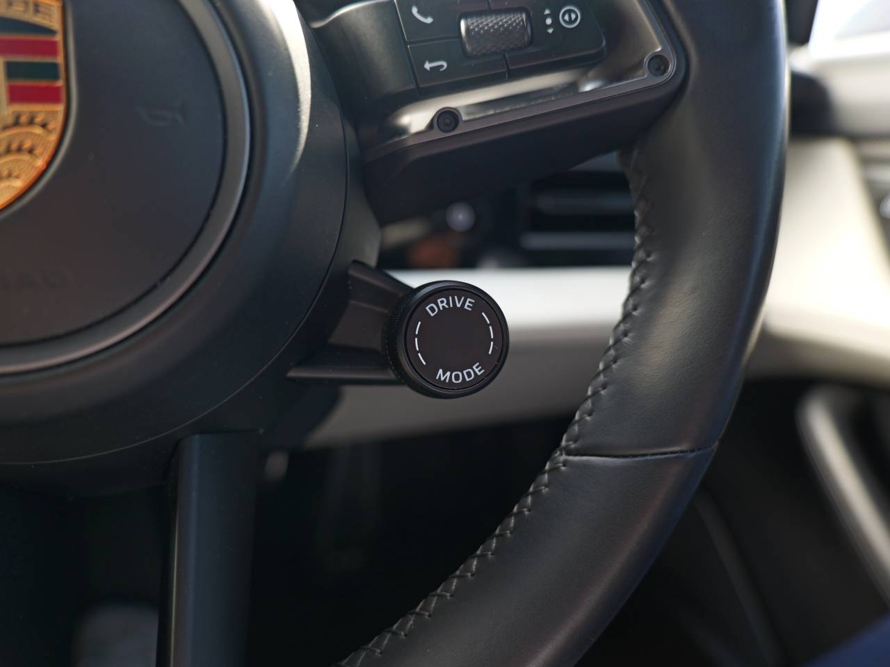 Taycan TURBO S 93KWH (19) image 31