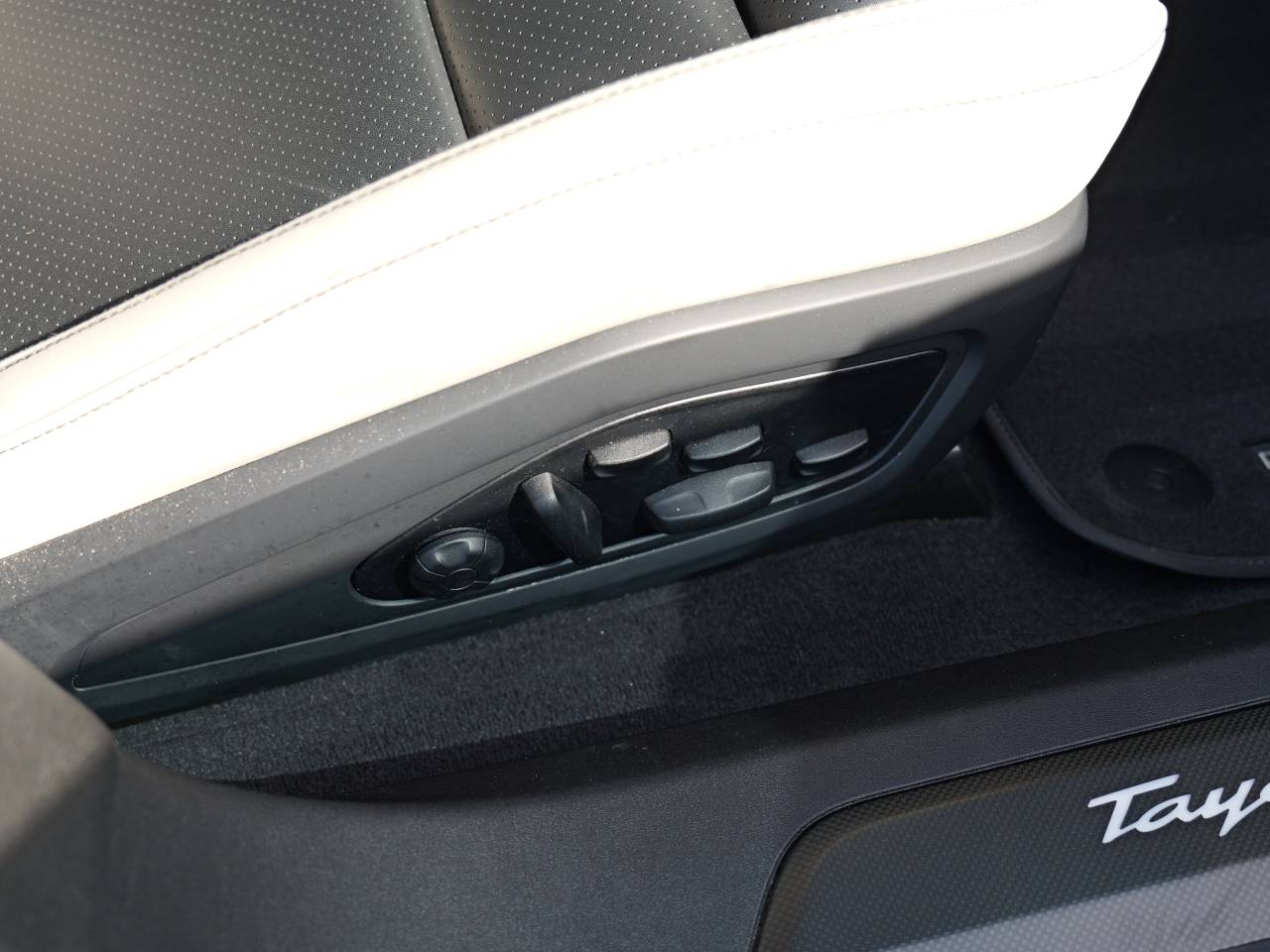 Taycan TURBO S 93KWH (19) image 32
