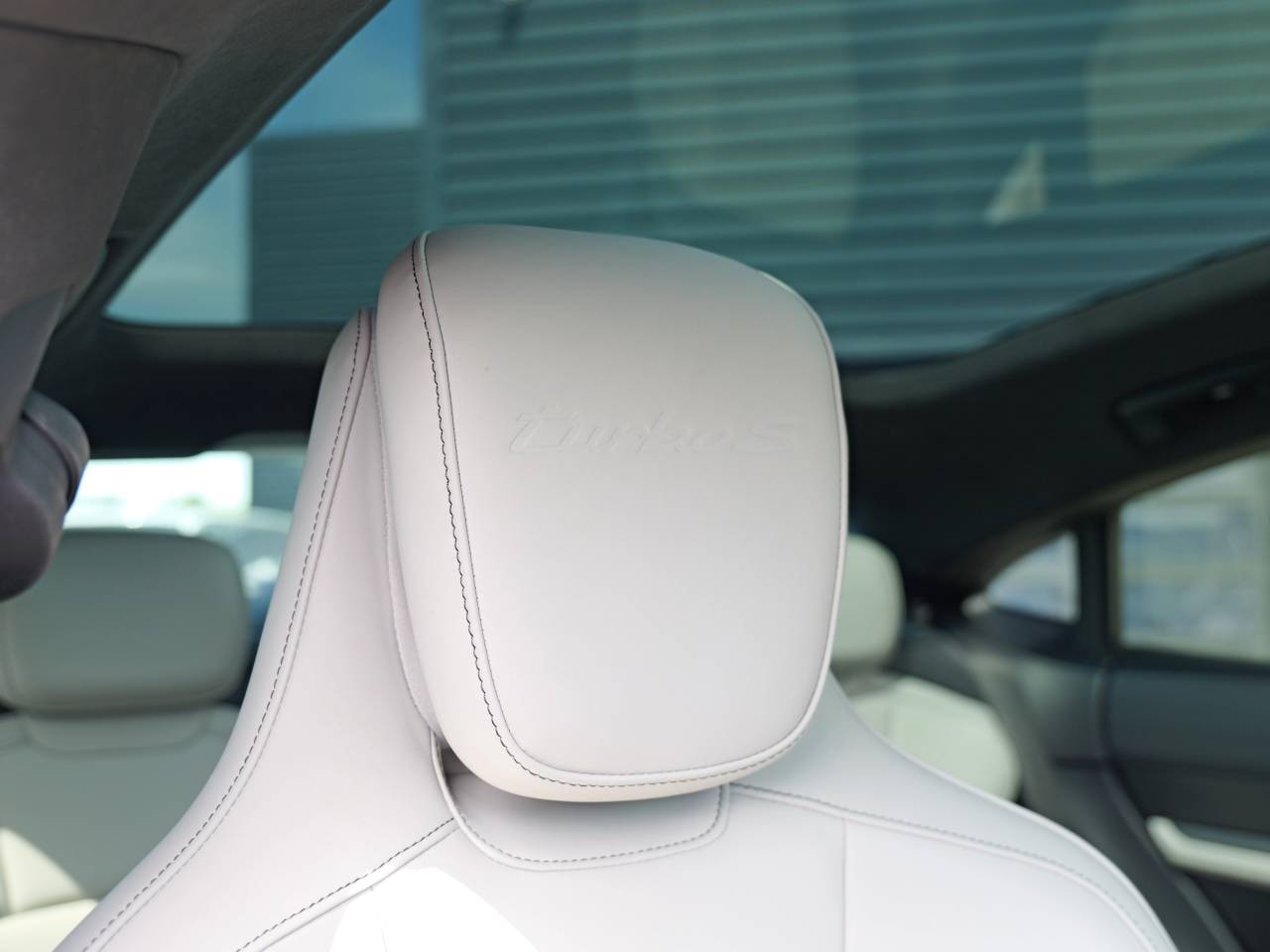 Taycan TURBO S 93KWH (19) image 36