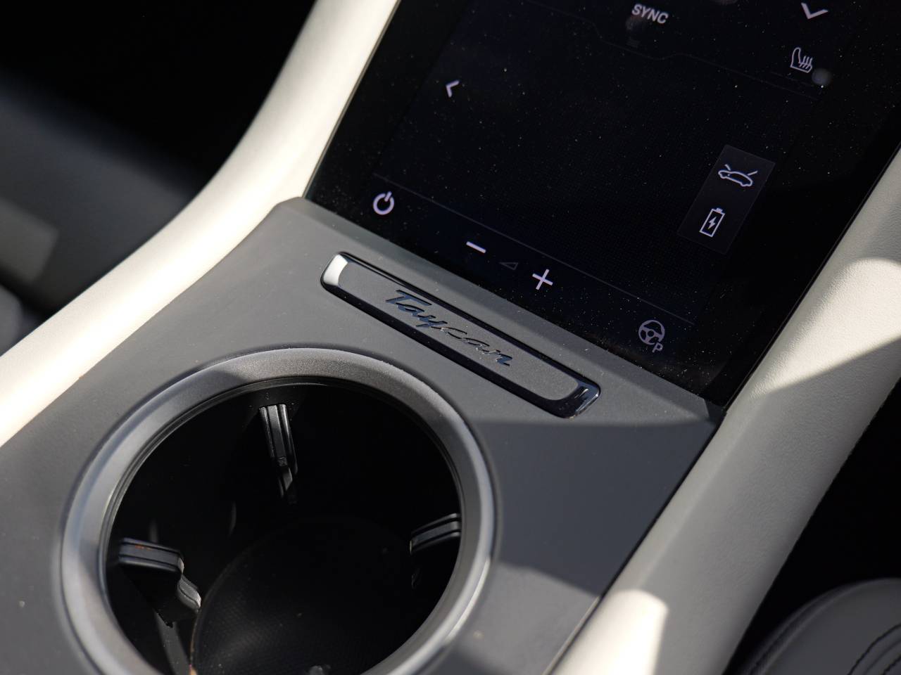 Taycan TURBO S 93KWH (19) image 29