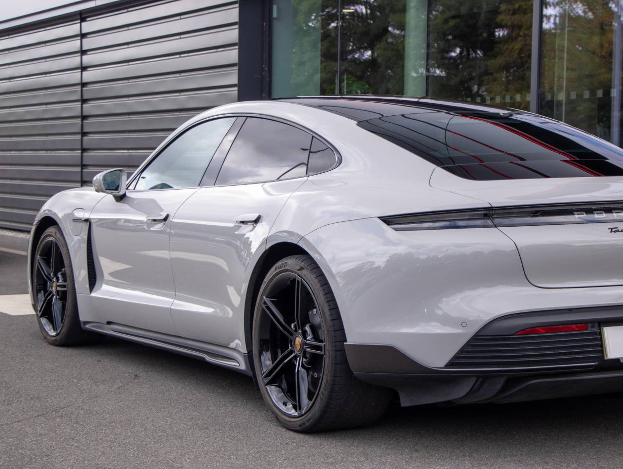 Taycan TURBO S 93KWH (17) image 13
