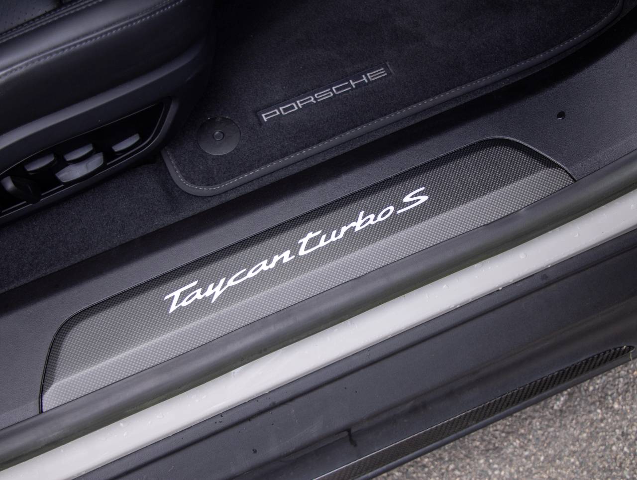 Taycan TURBO S 93KWH (17) image 22