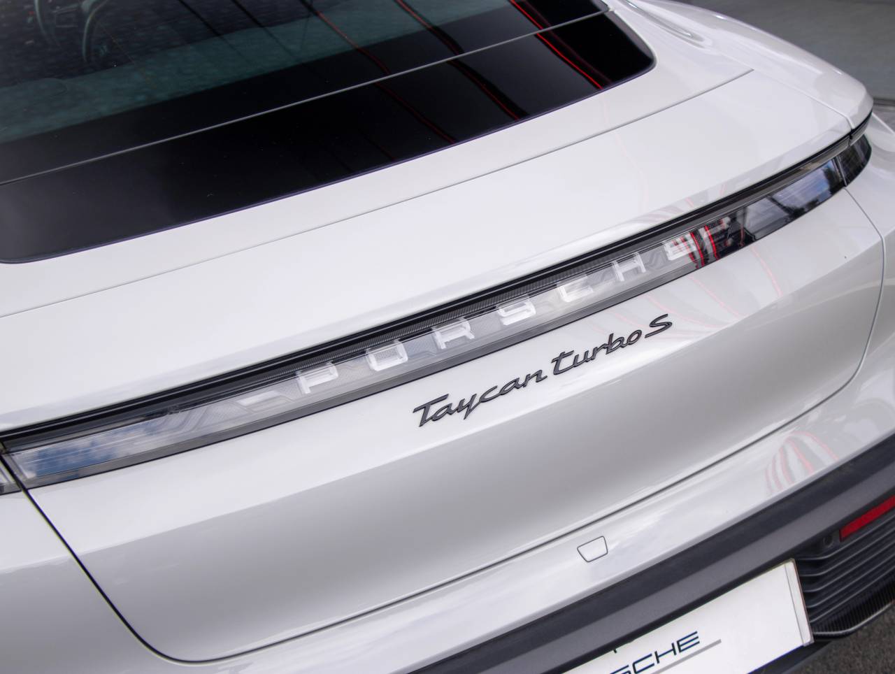 Taycan TURBO S 93KWH (17) image 12