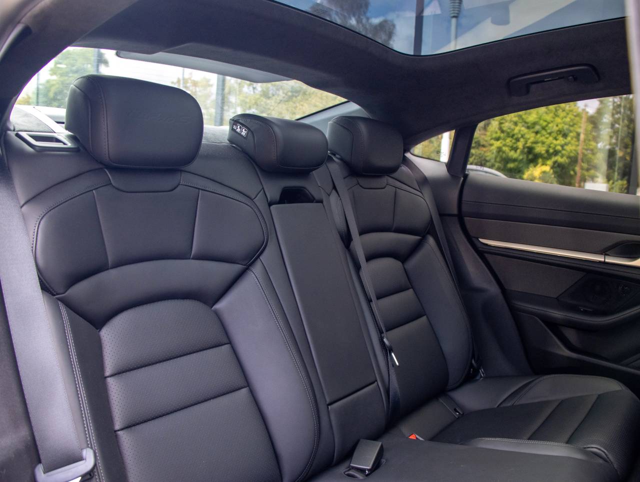 Taycan TURBO S 93KWH (17) image 24