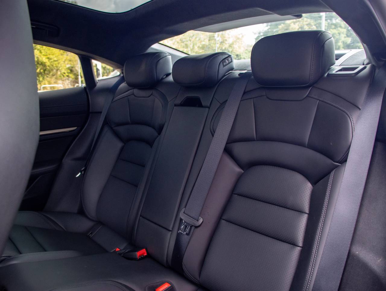 Taycan TURBO S 93KWH (17) image 32