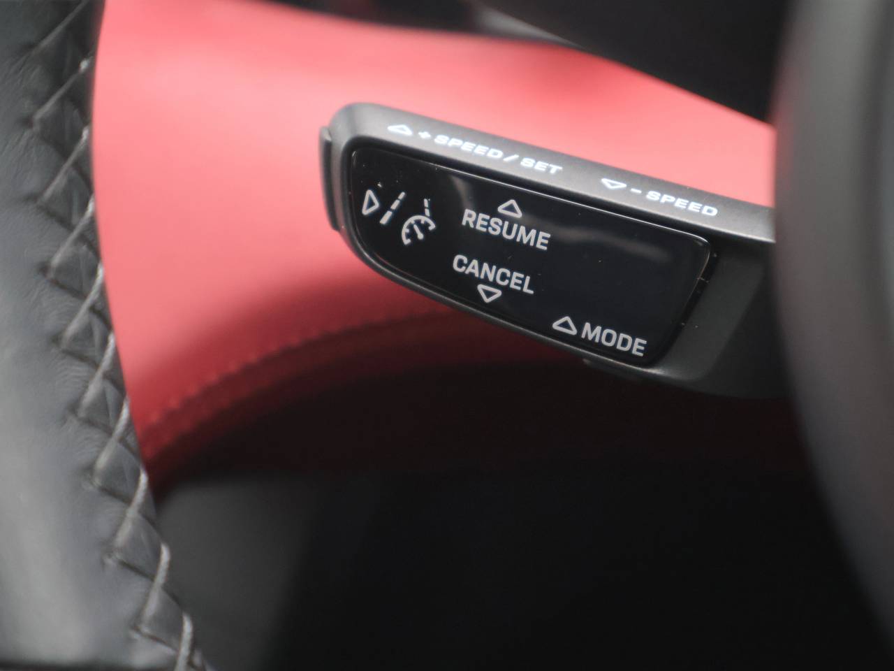 Taycan TURBO 93KWH (3) image 33