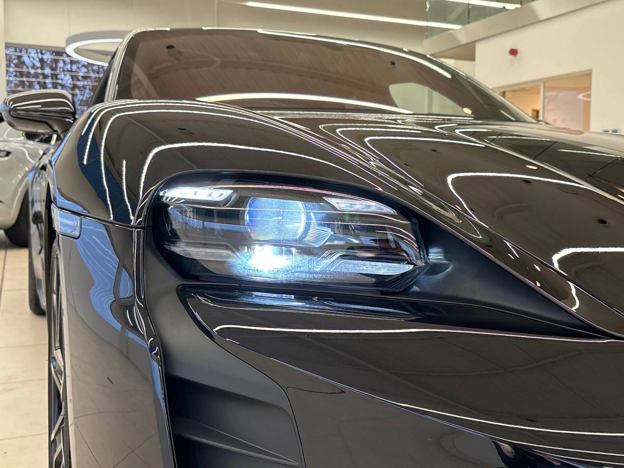 Taycan GTS (5) image 12