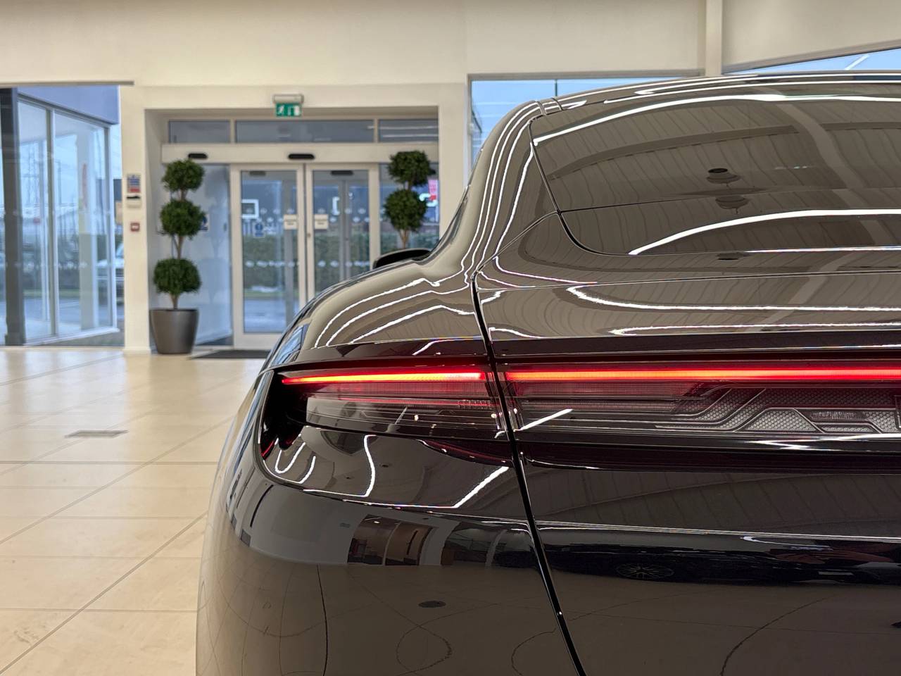 Taycan GTS (5) image 14