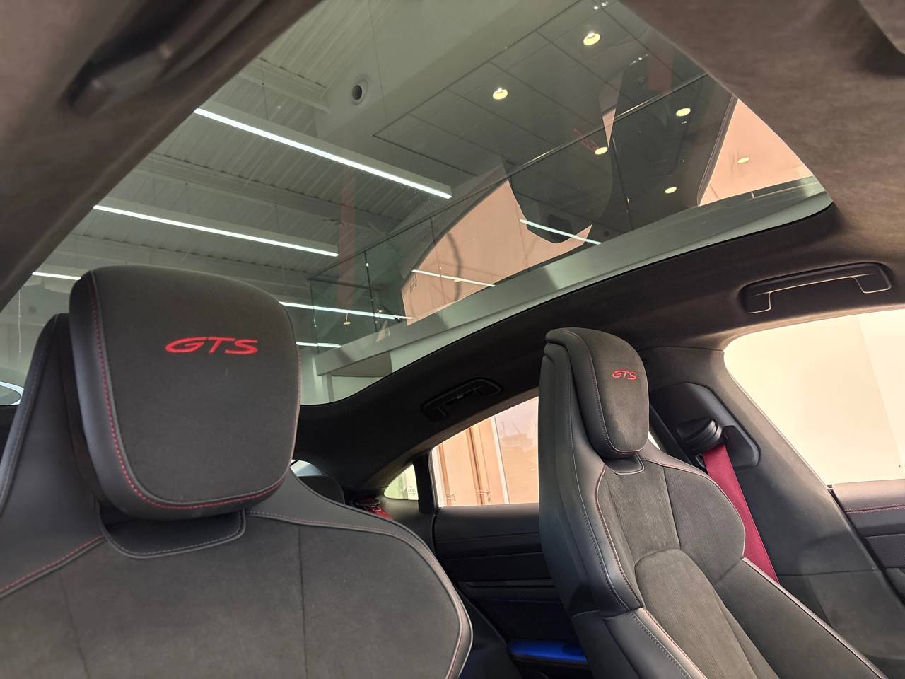 Taycan GTS (5) image 28