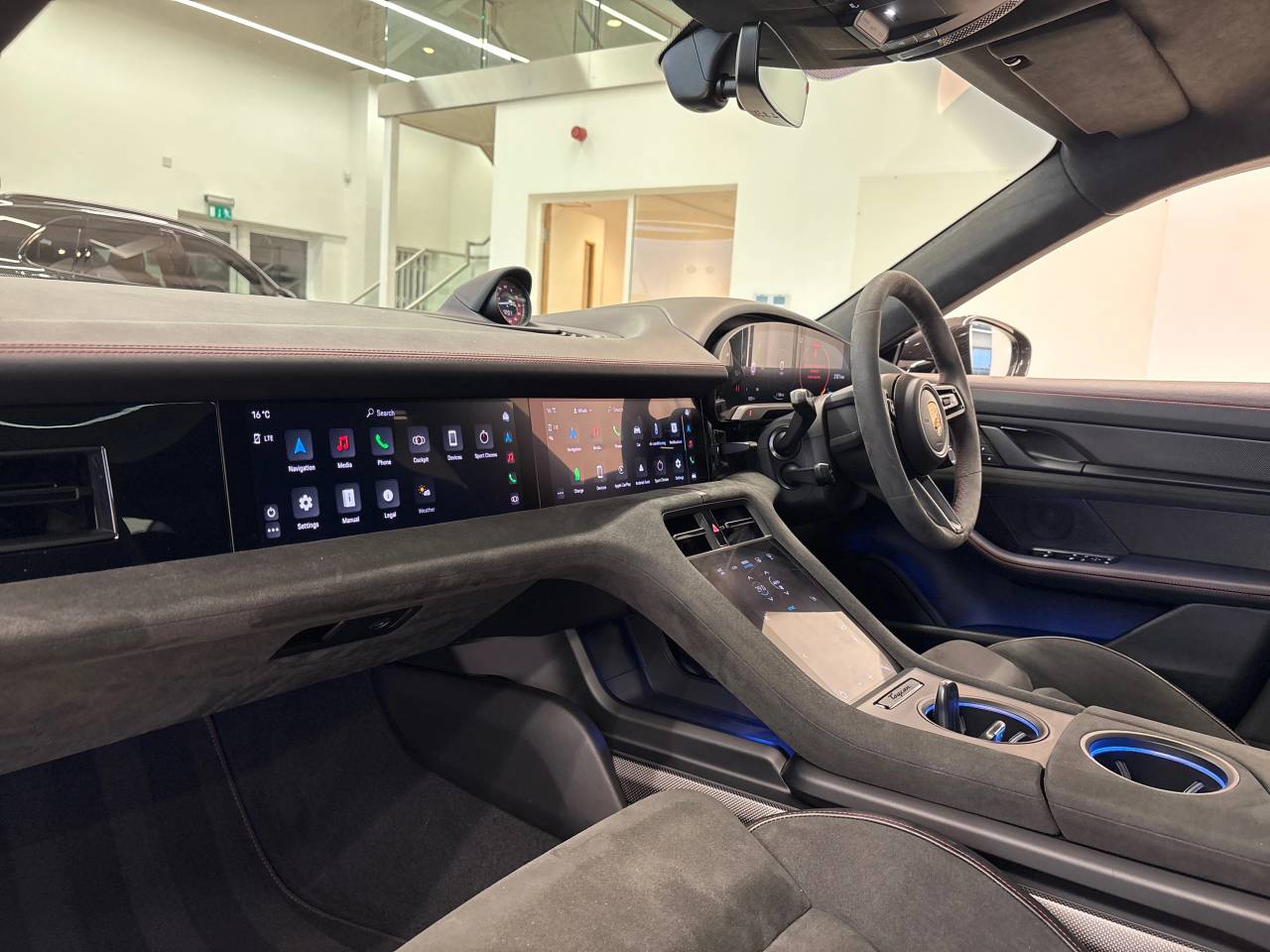 Taycan GTS (5) image 19