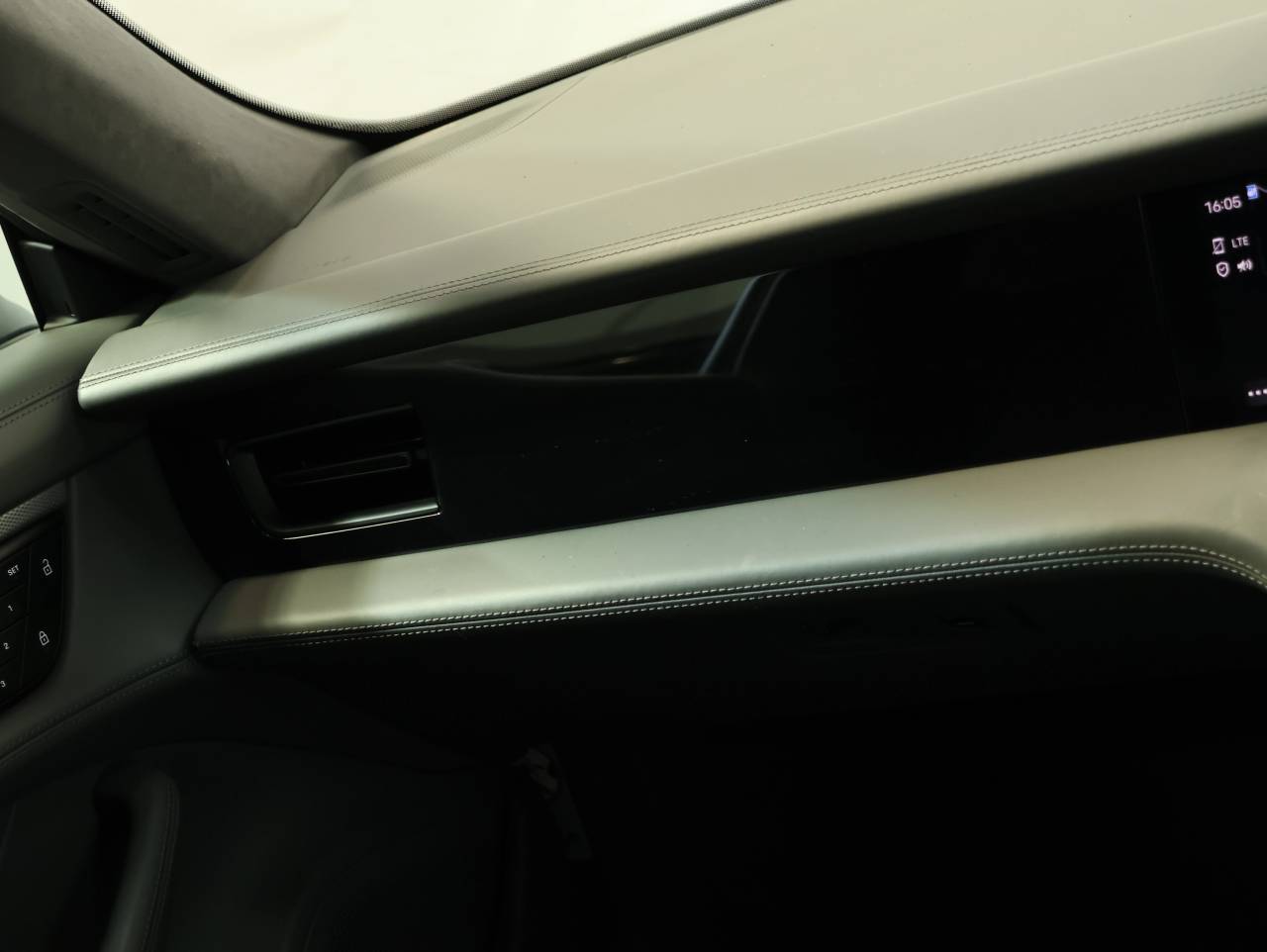 Taycan GTS (8) image 28