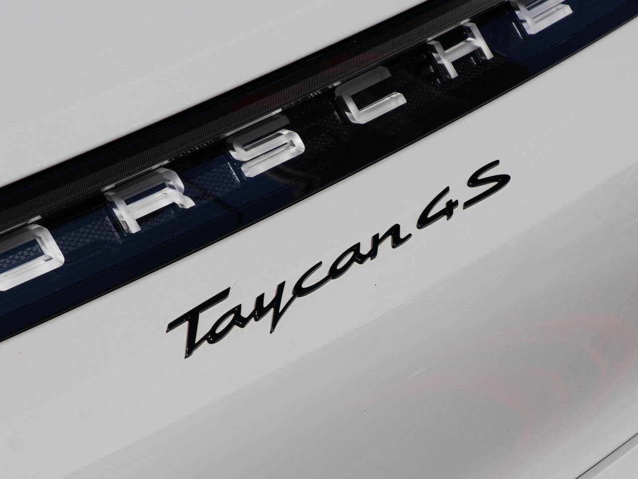 Taycan 4S CROSS TURISMO (7) image 09