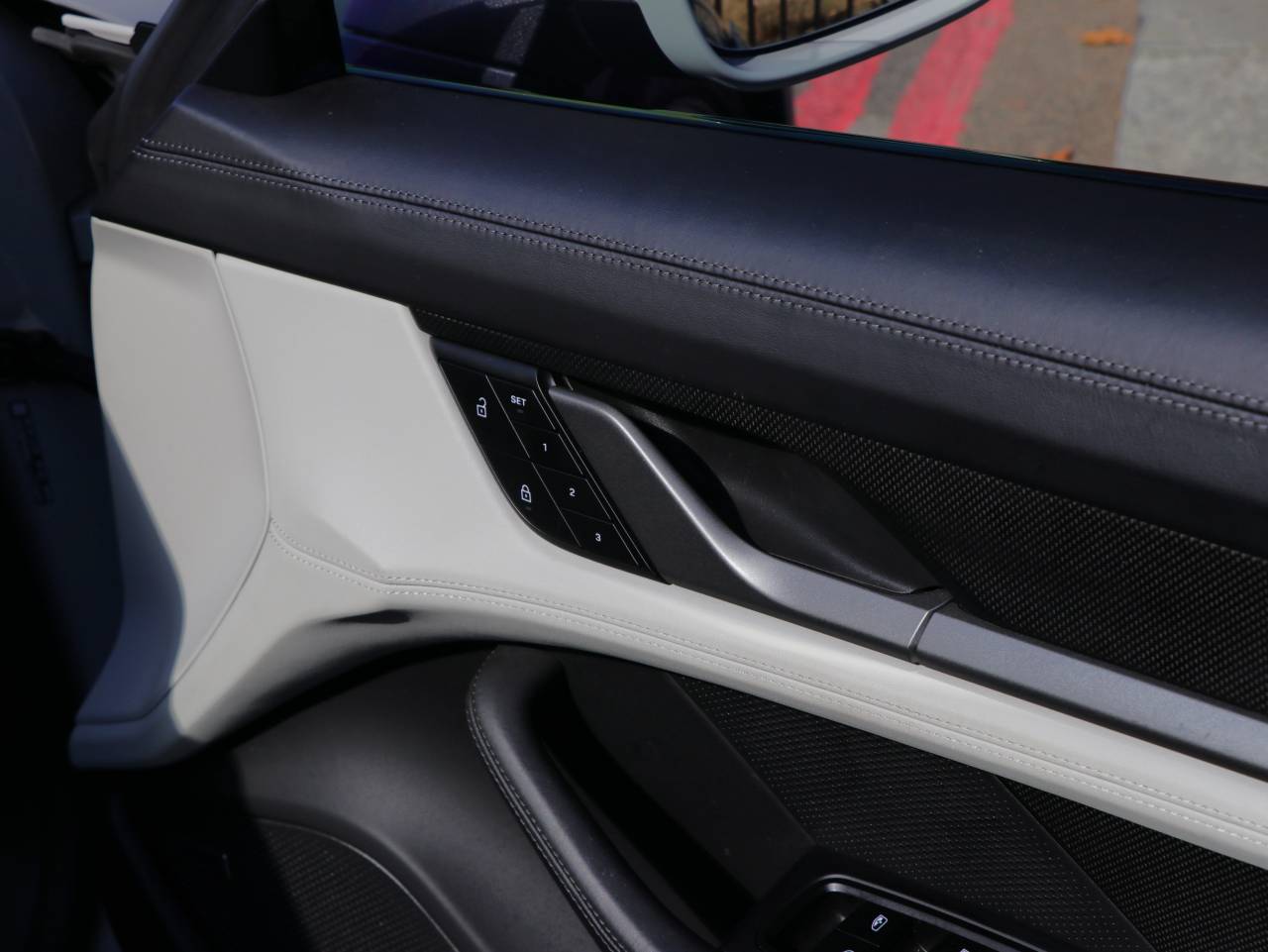Taycan 4S CROSS TURISMO (7) image 31