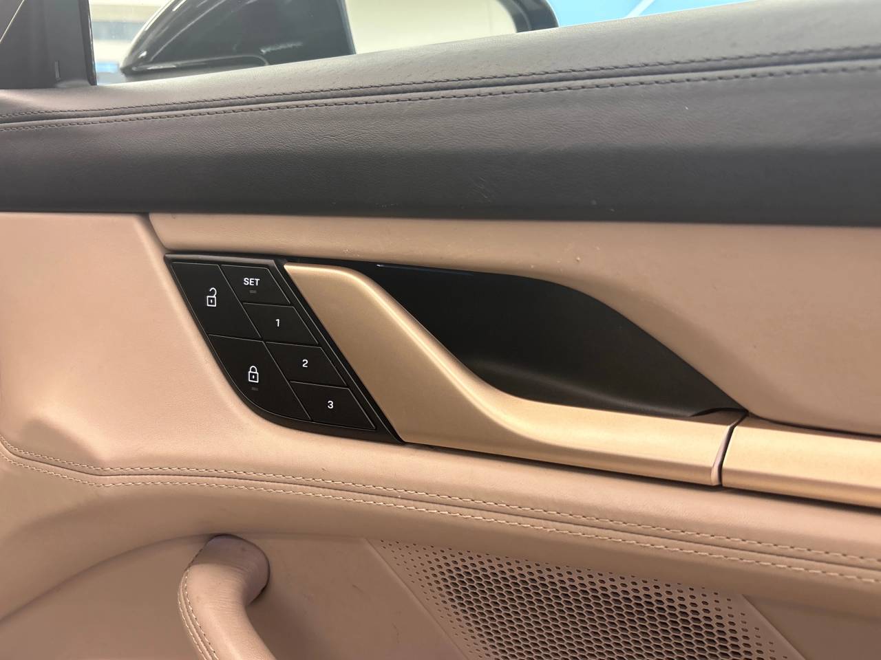 Taycan 4S CROSS TURISMO (9) image 32