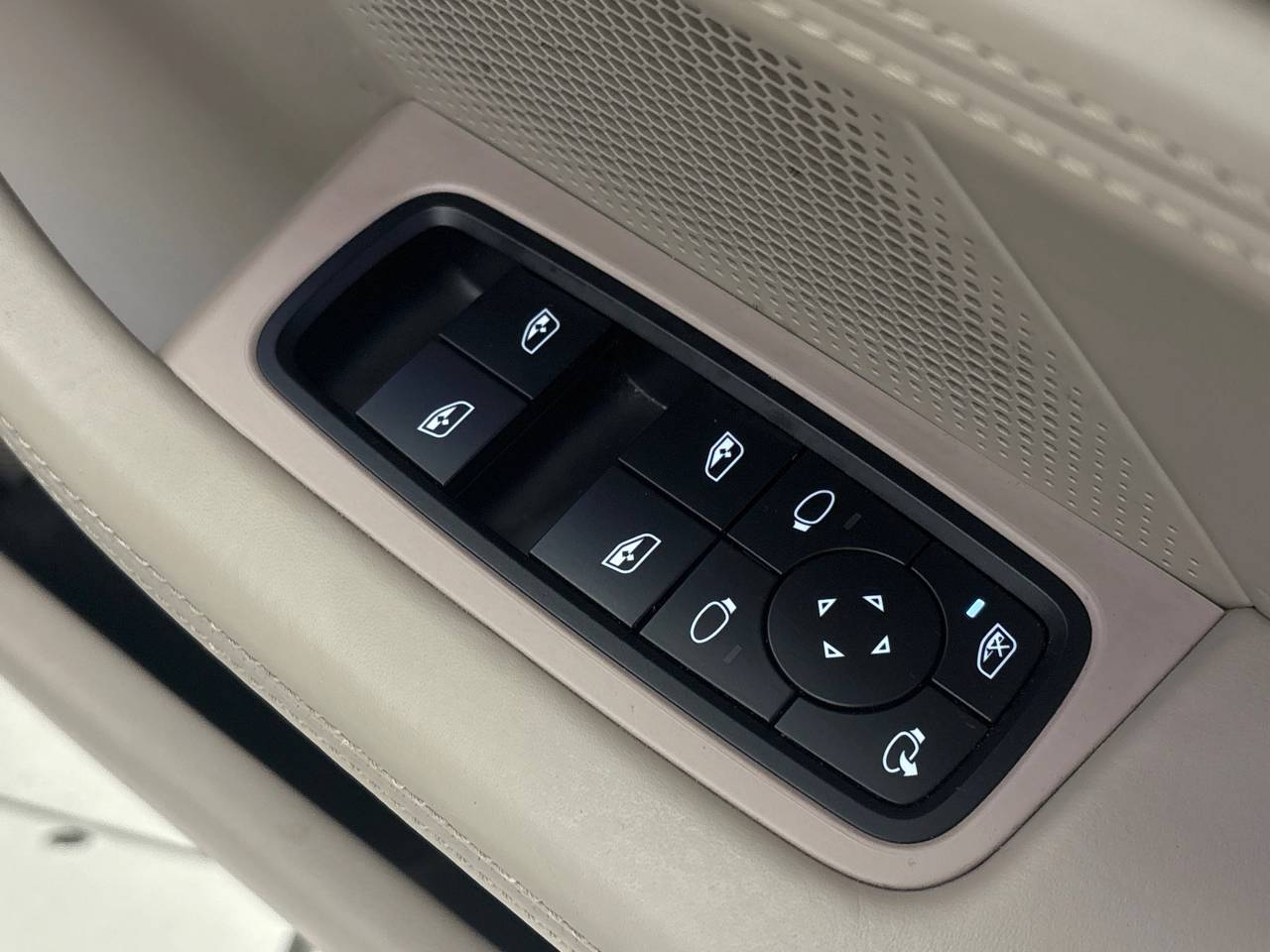 Taycan 4S CROSS TURISMO (9) image 33