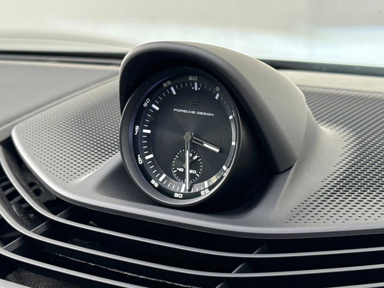 Taycan 4S CROSS TURISMO (40) image 23