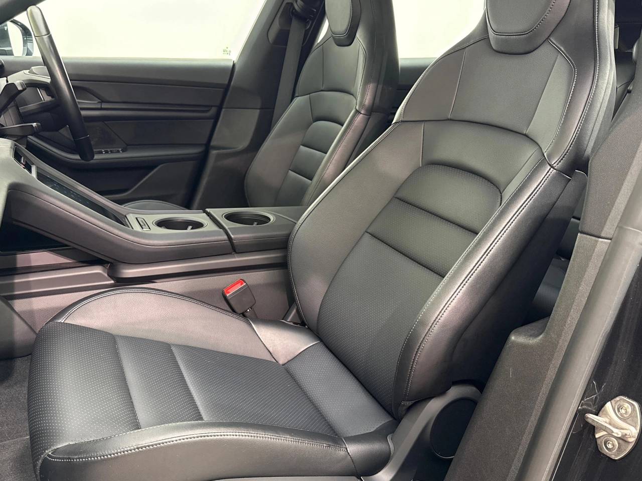 Taycan 4S CROSS TURISMO (40) image 22