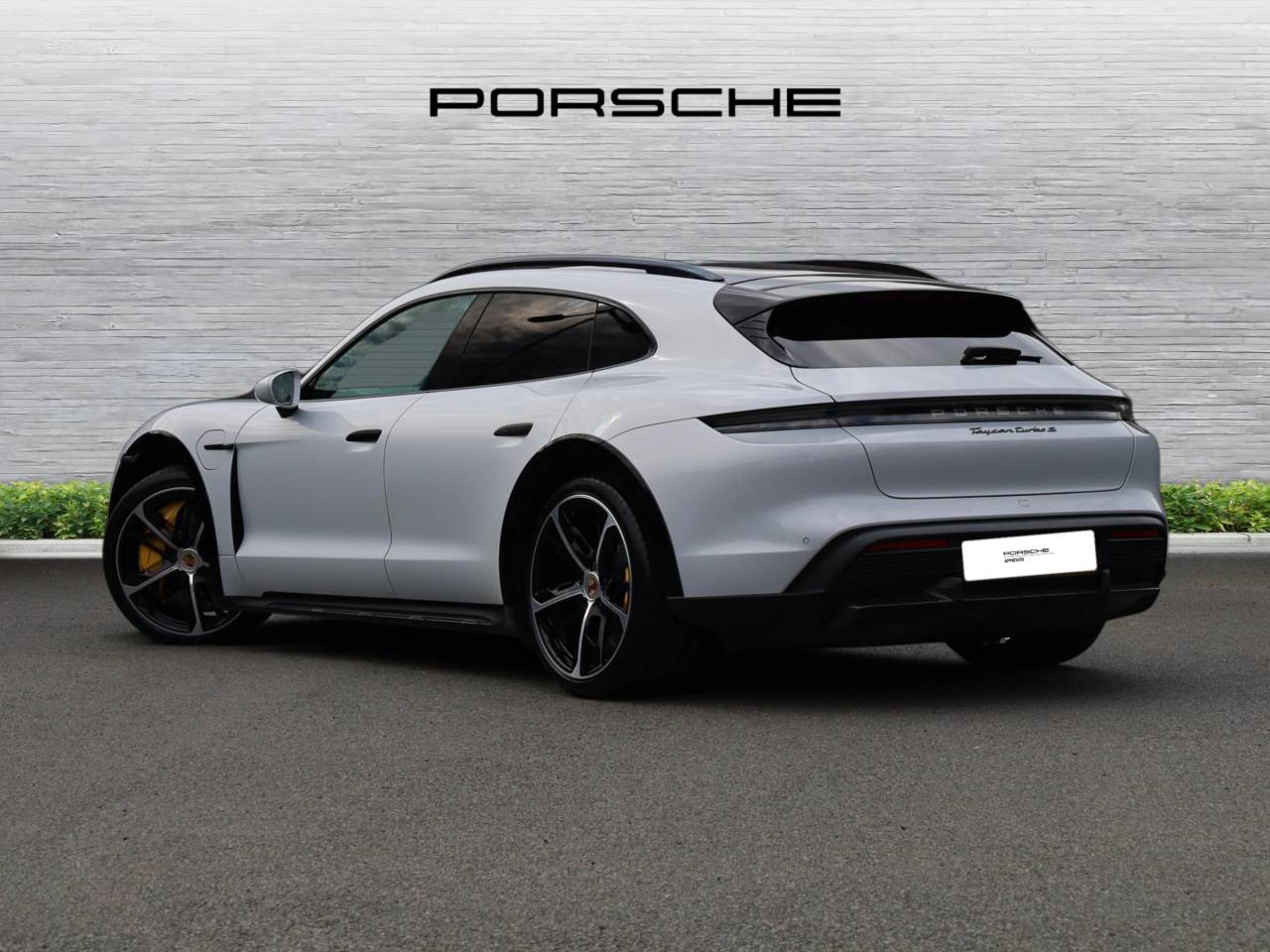 Taycan TURBO S CROSS TURISMO (2) image 02