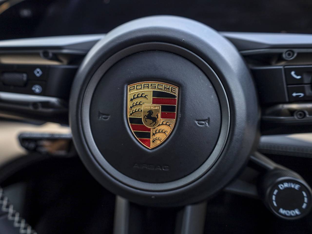 Taycan TURBO S CROSS TURISMO (2) image 25