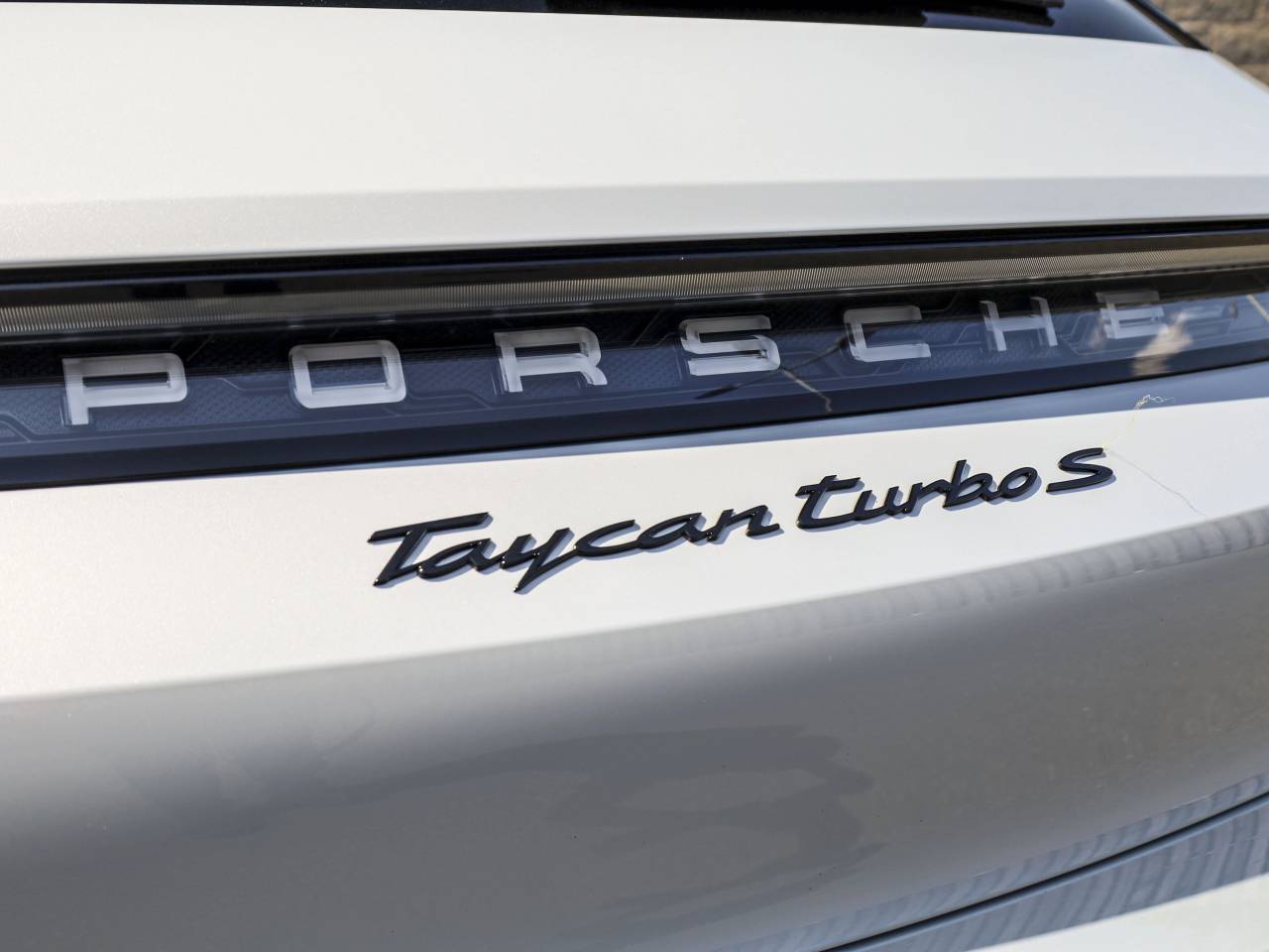 Taycan TURBO S CROSS TURISMO (2) image 11