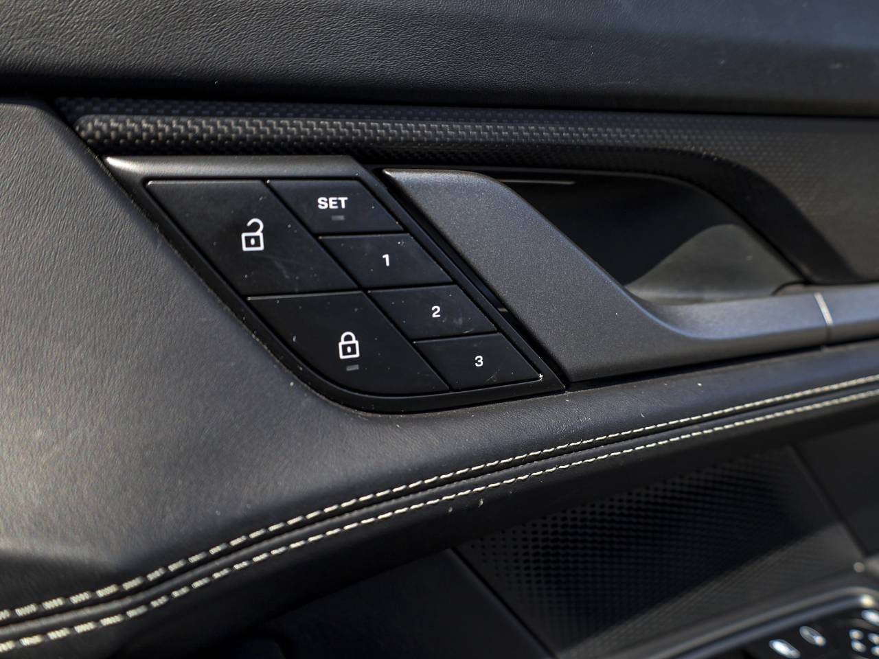 Taycan TURBO S CROSS TURISMO (2) image 27
