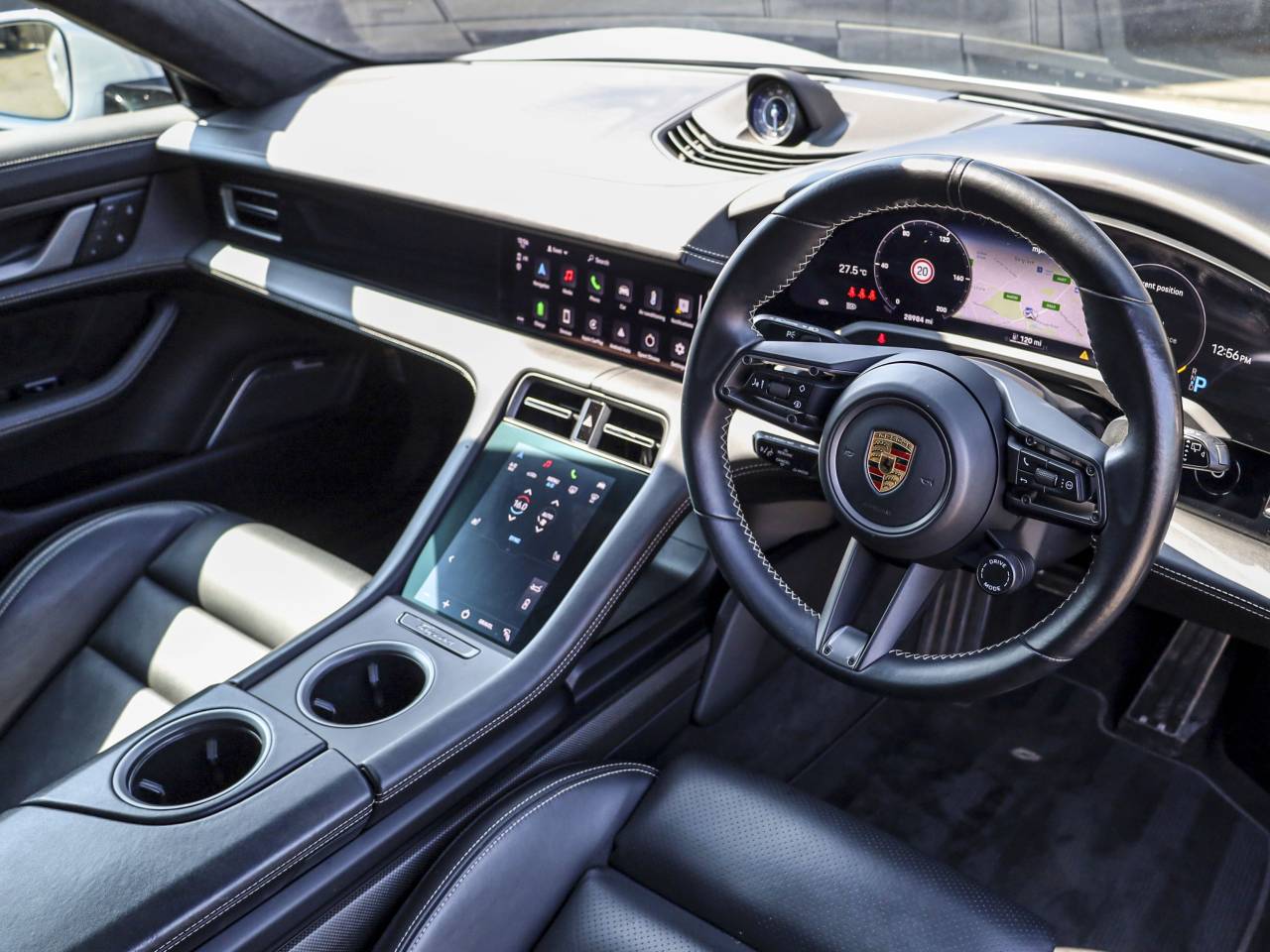Taycan TURBO S CROSS TURISMO (2) image 37