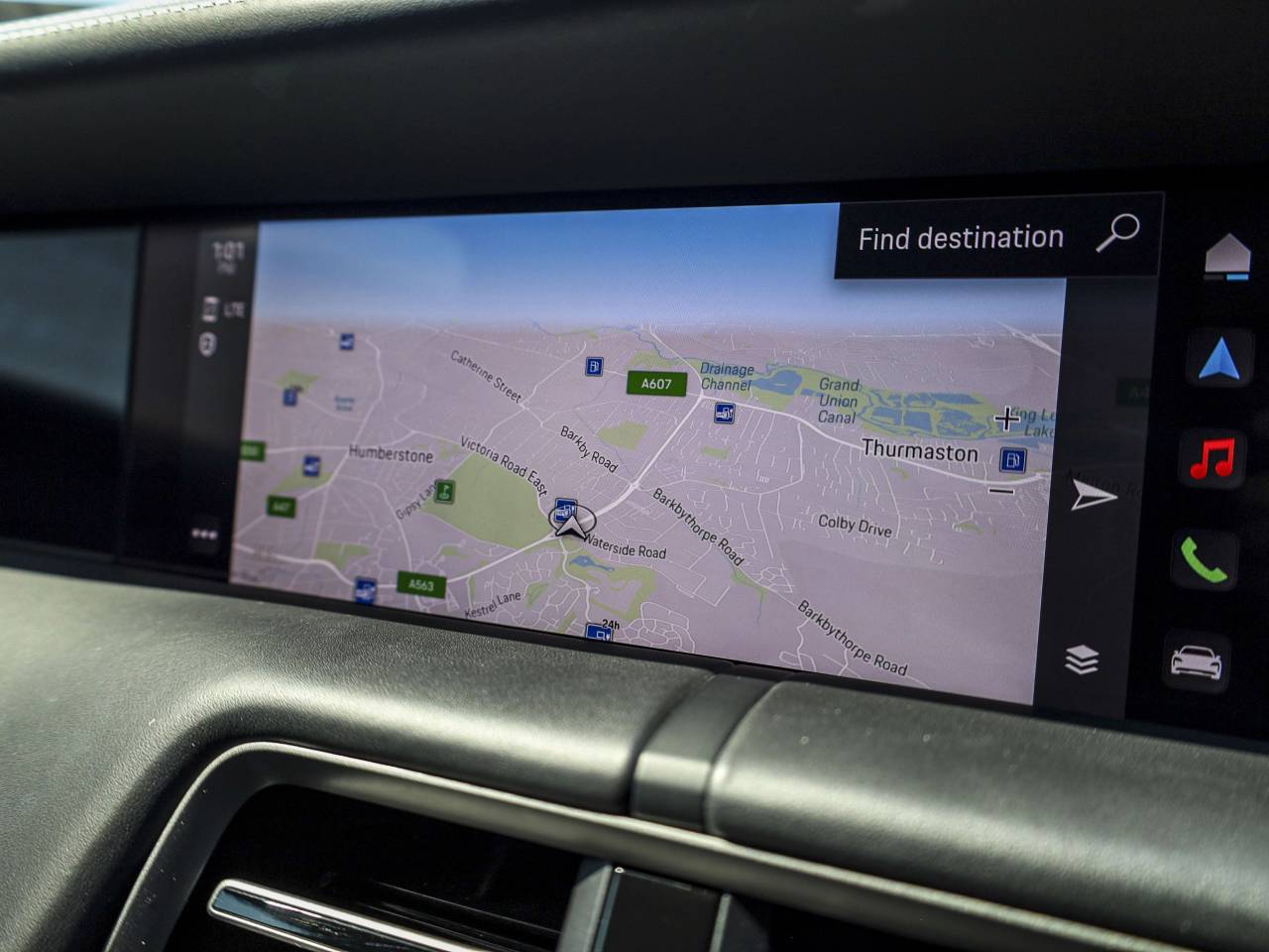 Taycan TURBO S CROSS TURISMO (2) image 17