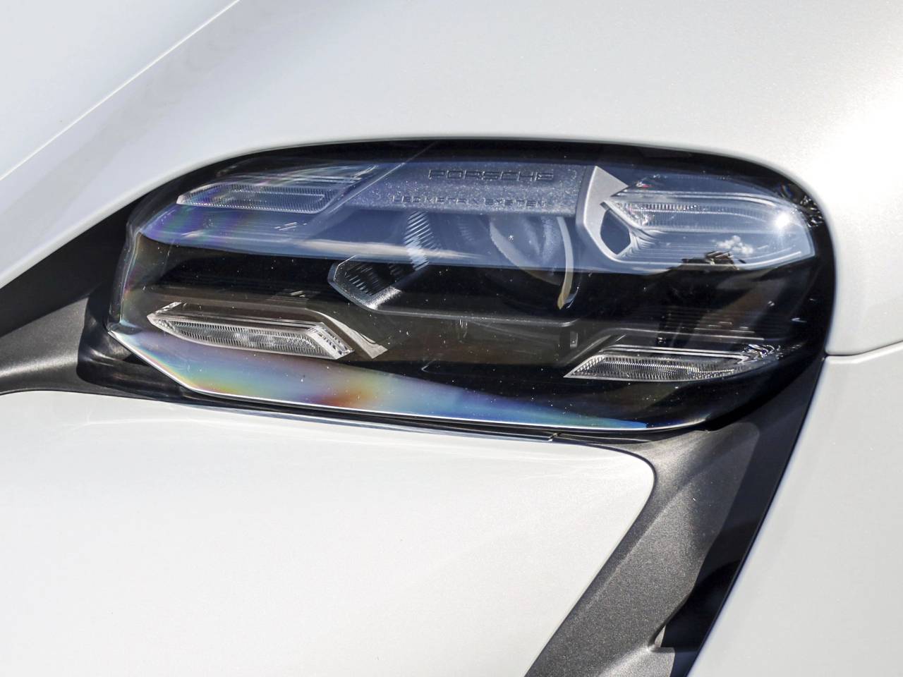 Taycan TURBO S CROSS TURISMO (2) image 09