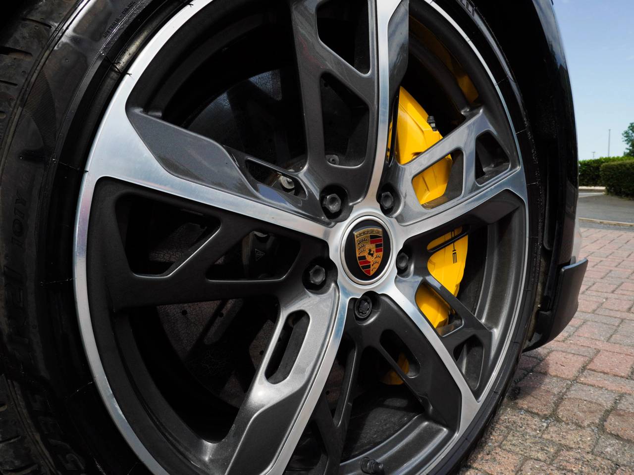 Taycan TURBO S CROSS TURISMO (3) image 10