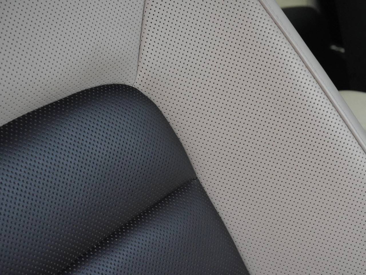 Taycan TURBO S CROSS TURISMO (3) image 35