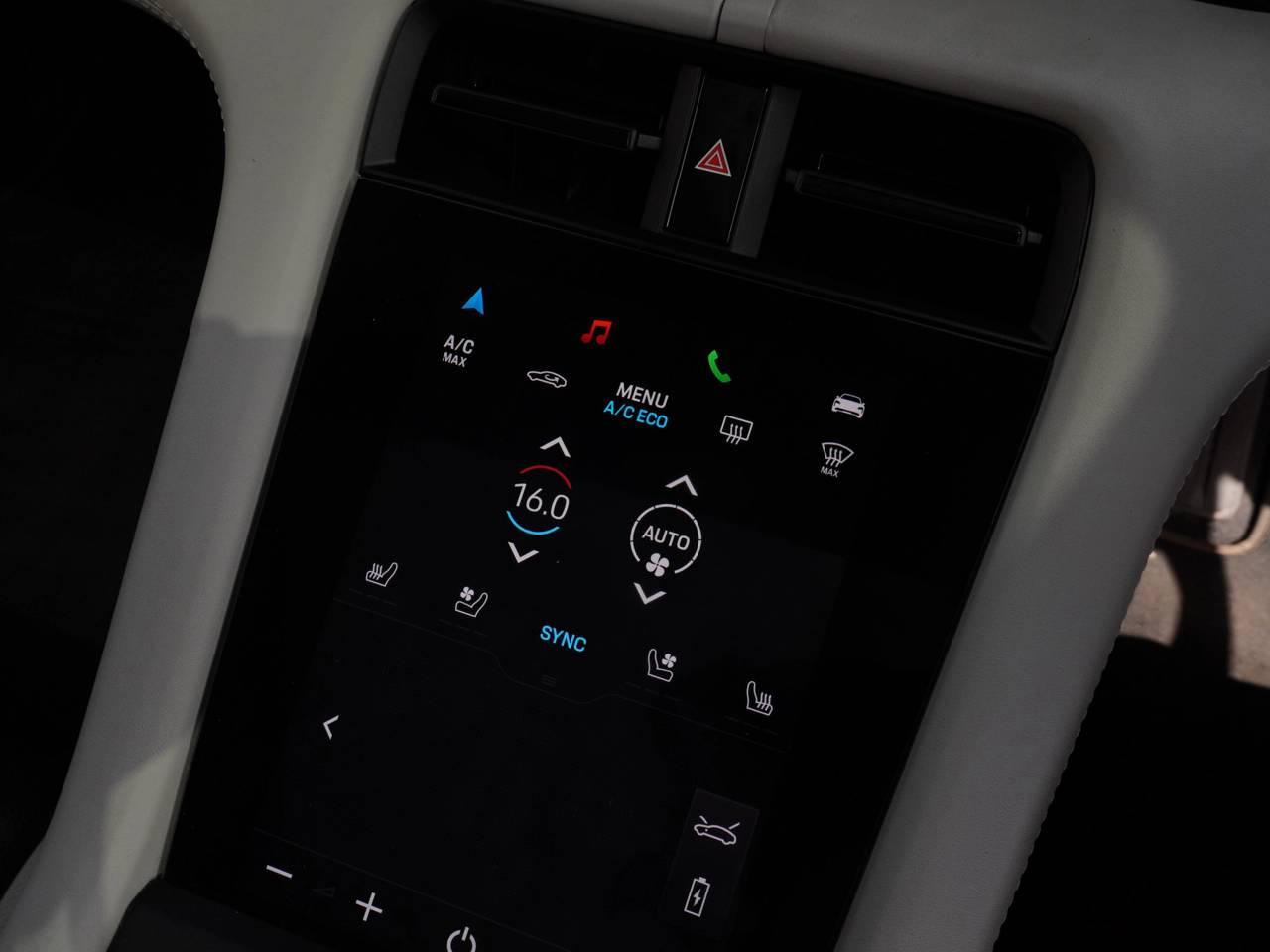 Taycan TURBO S CROSS TURISMO (3) image 31