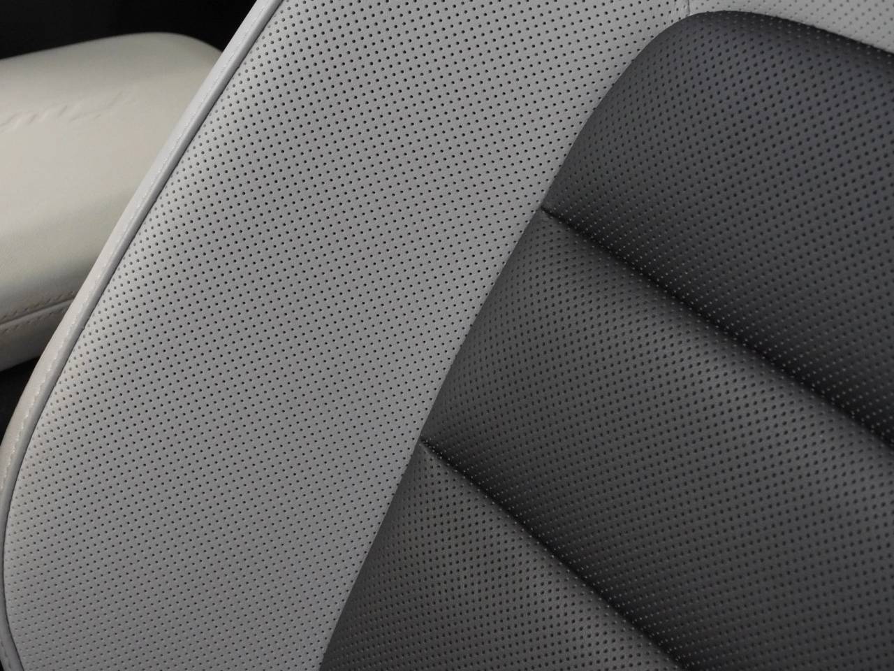 Taycan TURBO S CROSS TURISMO (3) image 24