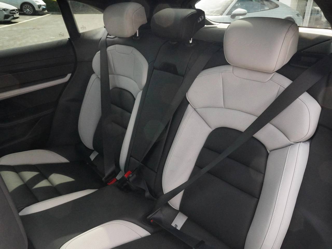 Taycan TURBO S CROSS TURISMO (3) image 23