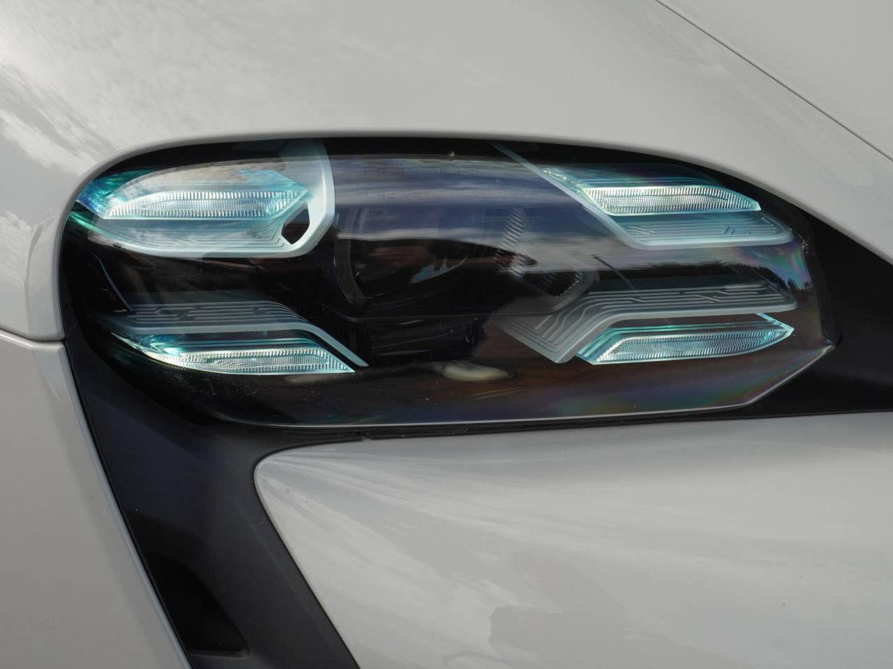 Taycan TURBO S CROSS TURISMO (3) image 14