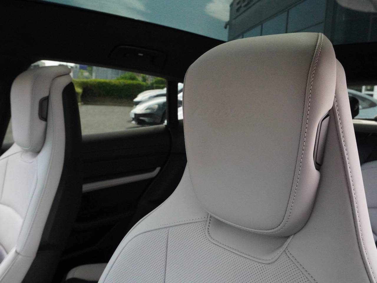 Taycan TURBO S CROSS TURISMO (3) image 28
