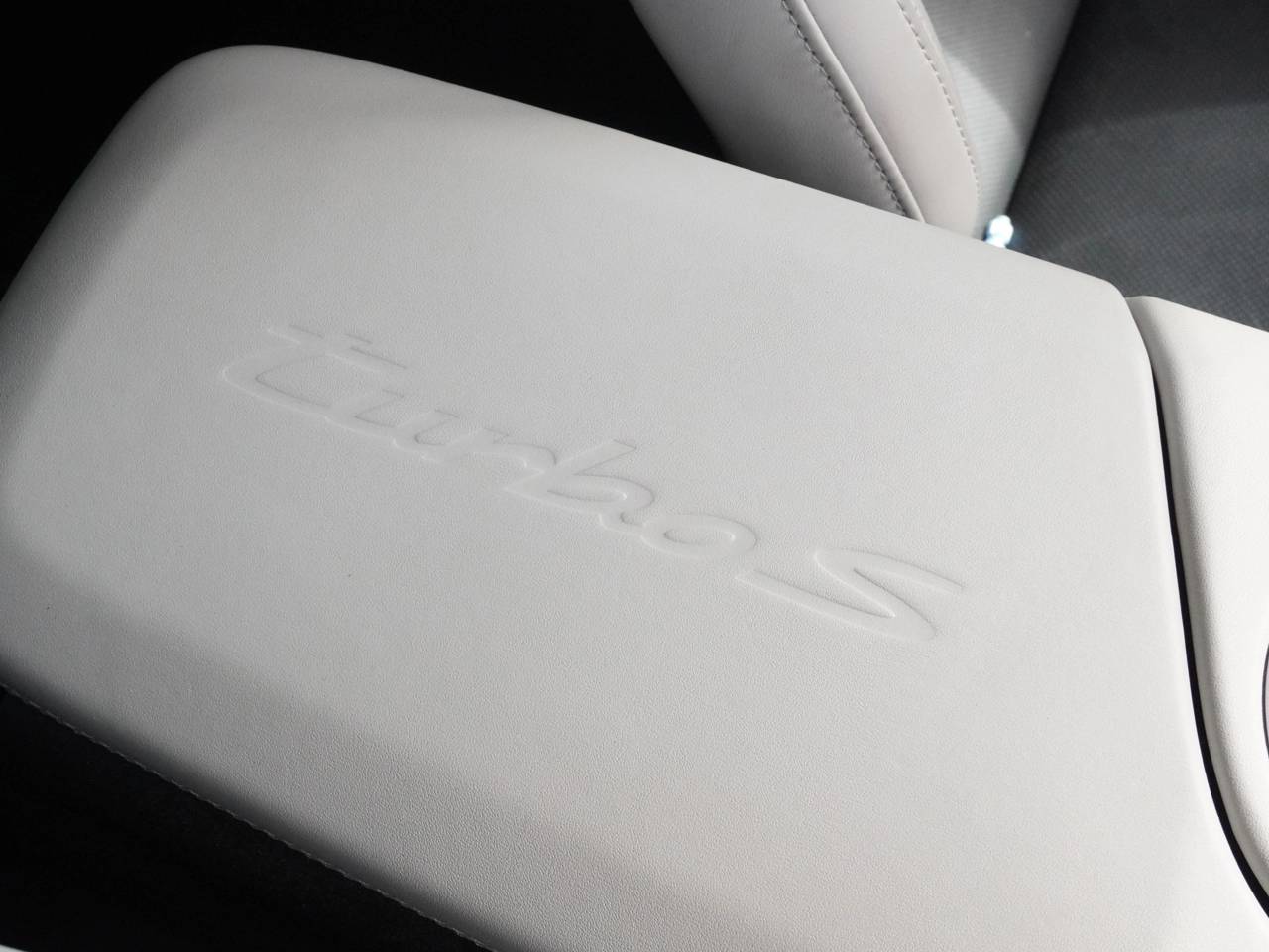 Taycan TURBO S CROSS TURISMO (3) image 26