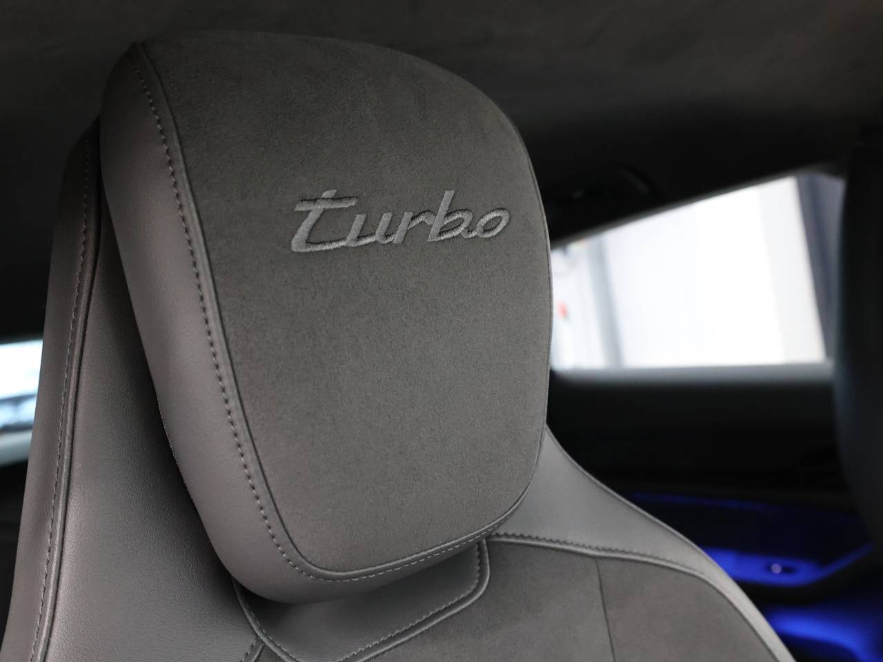 Taycan TURBO CROSS TURISMO image 46