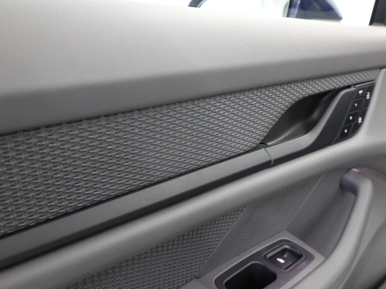 Taycan TURBO CROSS TURISMO image 37