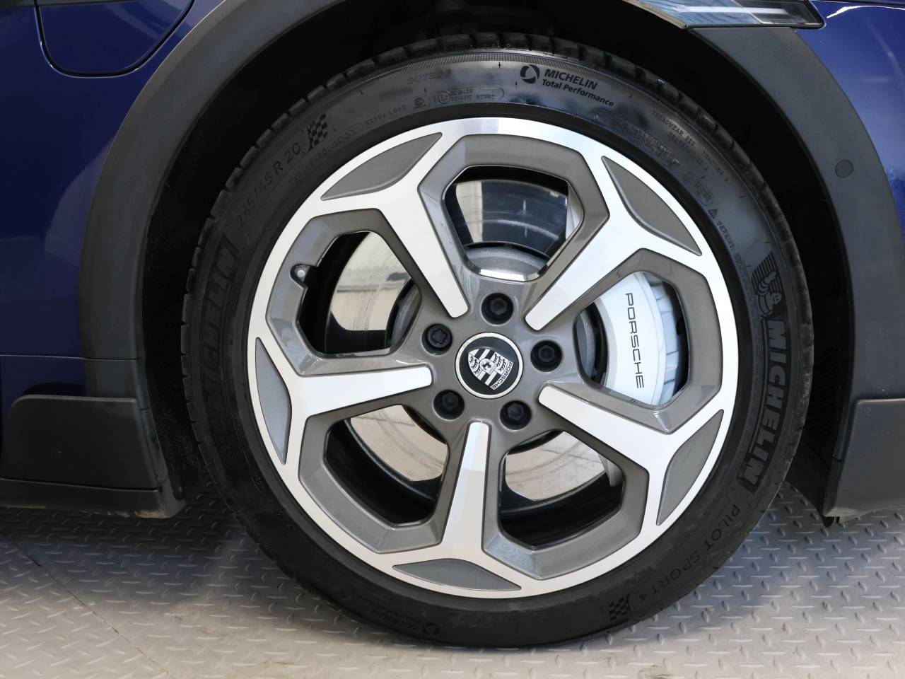 Taycan TURBO CROSS TURISMO image 13